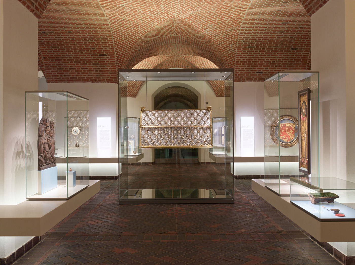 Germanisches Nationalmuseum, Ehemaliges Lapidarium, Ausstellung Mittelalterbilder